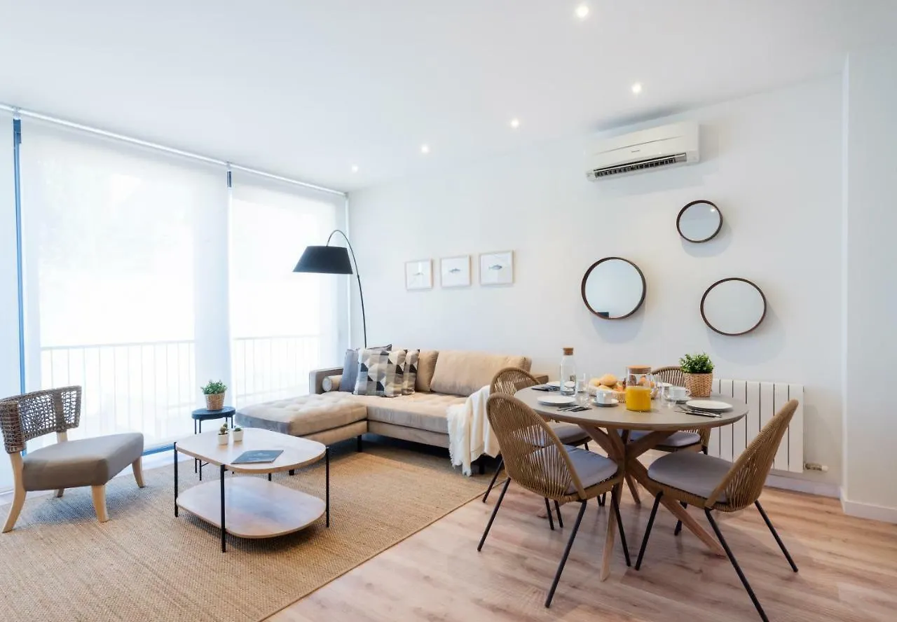 Ferienwohnung Petit Luxe Tobella Esquerra Terrassa