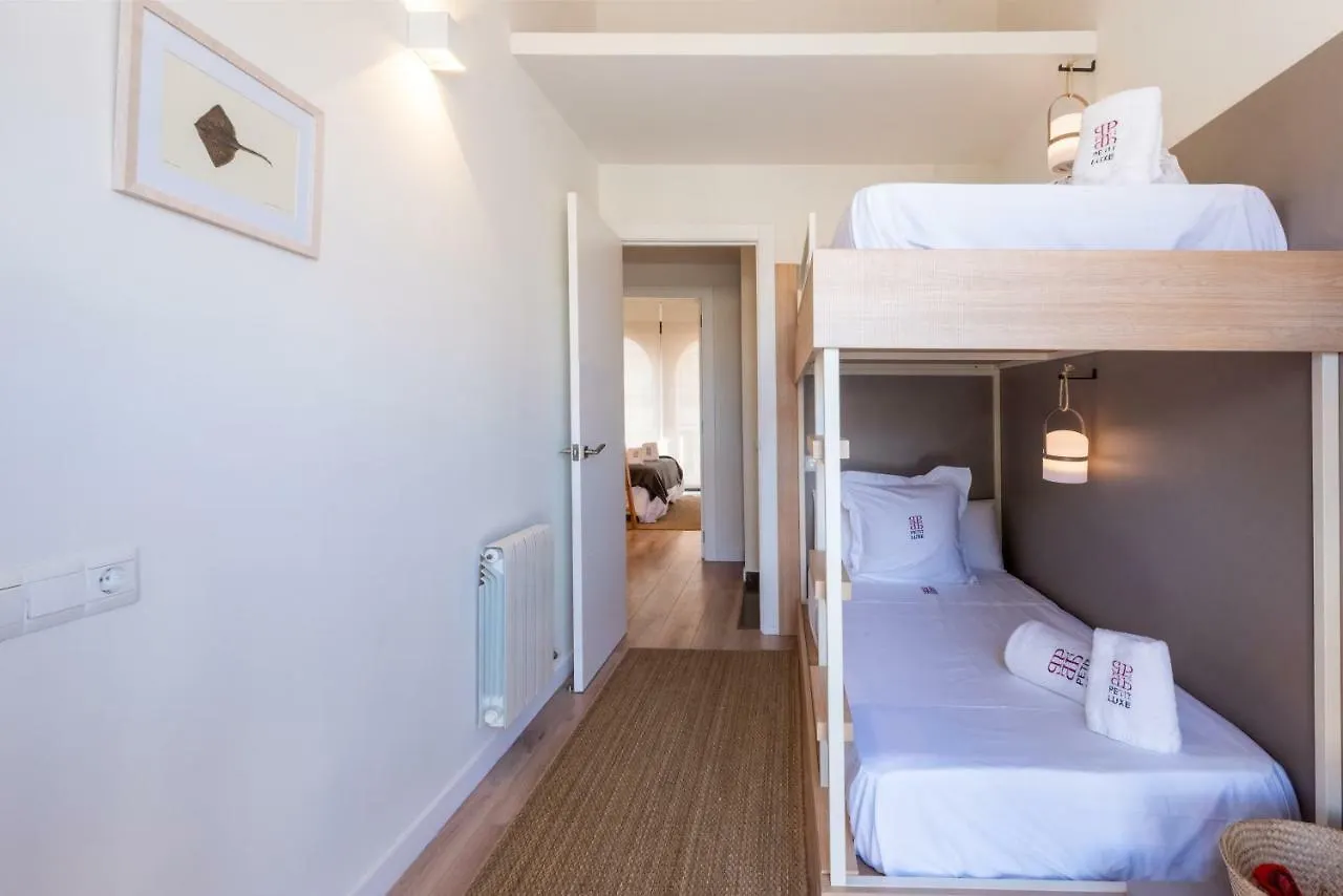Ferienwohnung Petit Luxe Tobella Esquerra Terrassa