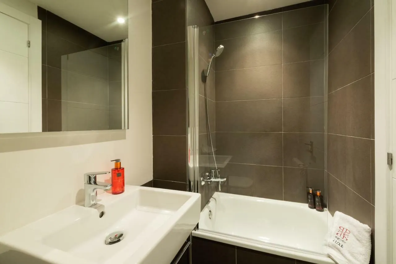 Ferienwohnung Petit Luxe Tobella Esquerra Terrassa