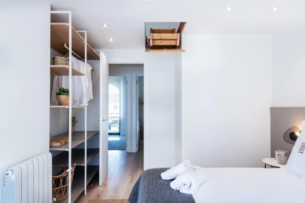 Ferienwohnung Petit Luxe Tobella Esquerra Terrassa Apartment